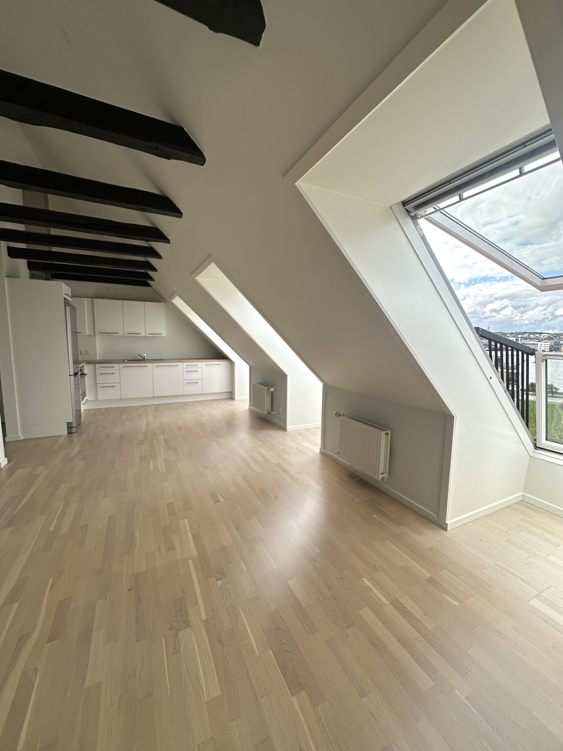 20250926_085741056_iOS